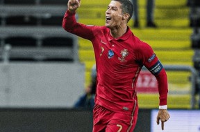 PG-关于费德勒在FPX比赛中惊险取胜，突破纪录引发热议！的信息