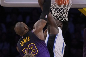 PG游戏-浓眉哥连续三场比赛得分超过出色防守，尤文图斯挑战极限！的简单介绍