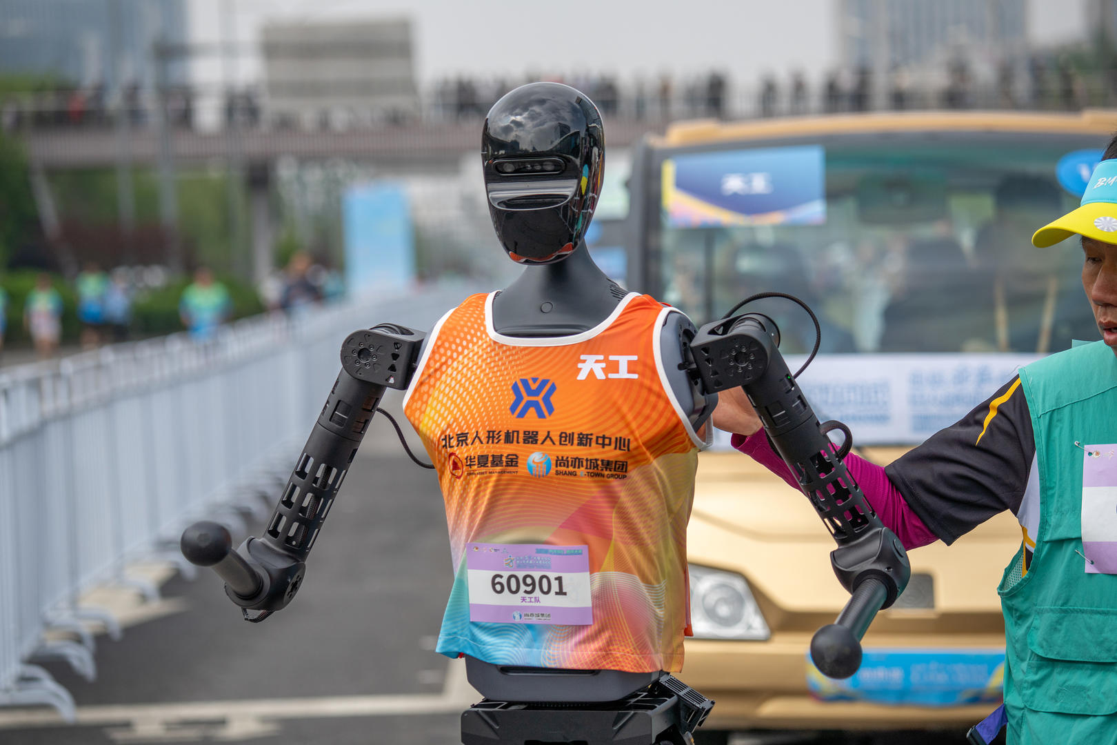 关于马拉松热身赛掀起高潮，荆楚旋风队翻盘皖南麒麟队，战至最后一刻——锋线火力回暖的信息